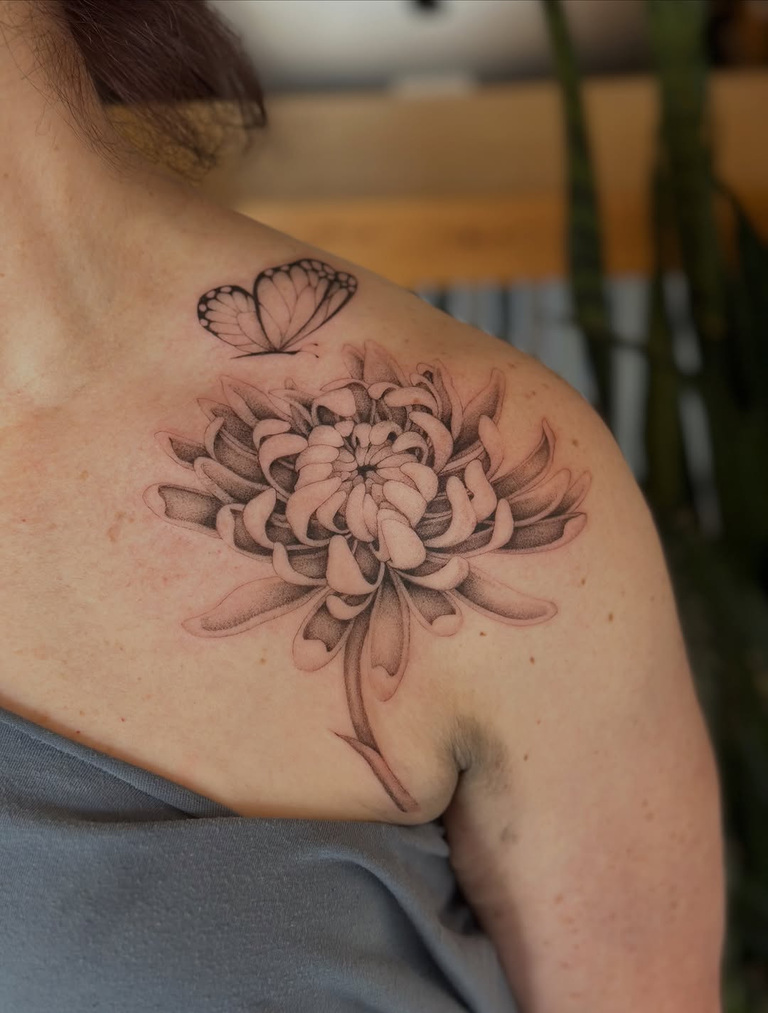 Tattoo by @scaktats โ black_and_grey