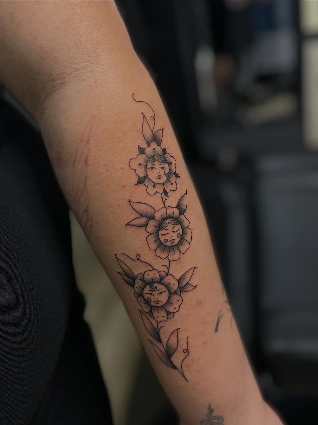 Tattoo by @bigchunguzink β black_and_grey