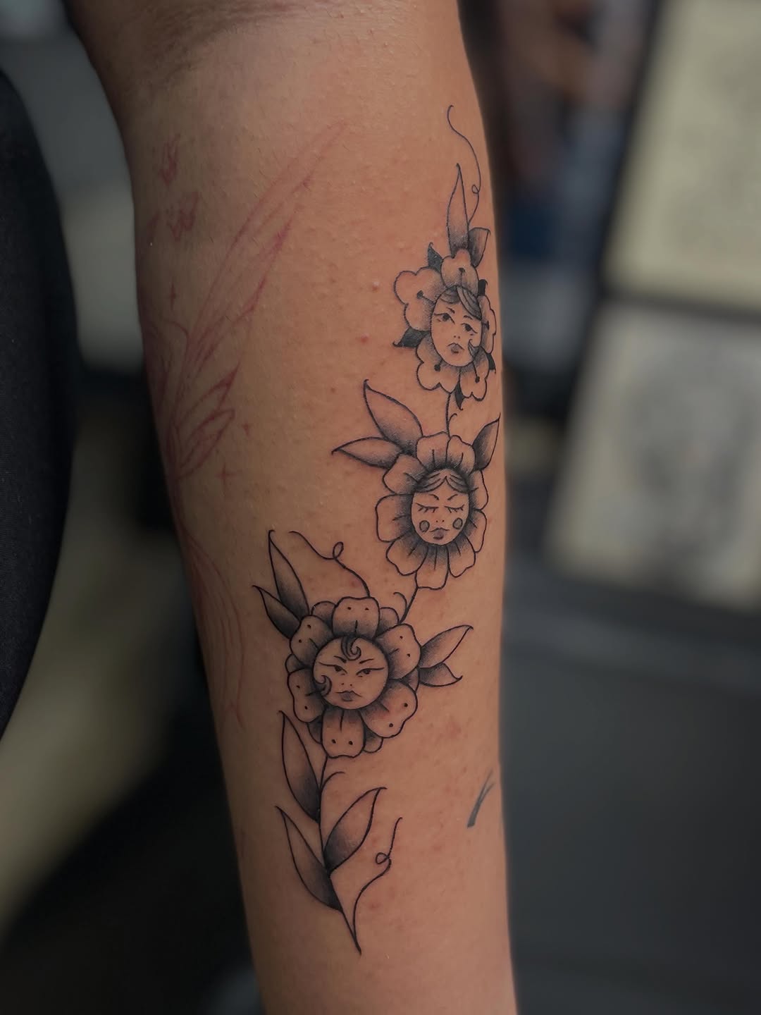 Tattoo by @bigchunguzink β black_and_grey