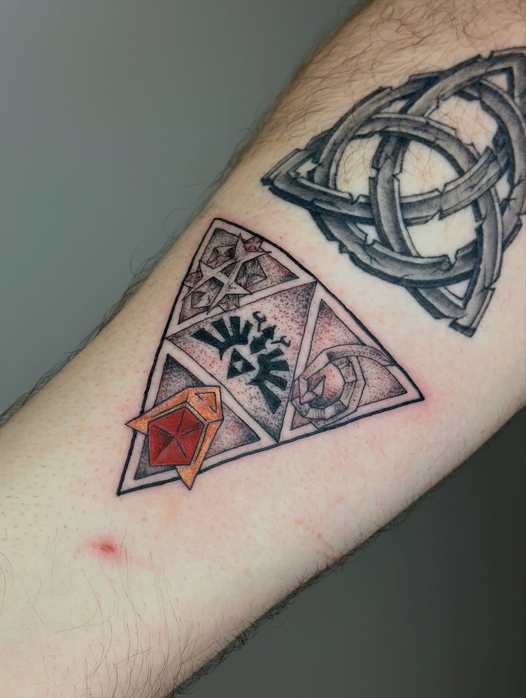 Tattoo by @gabymariatattoo — black_and_grey