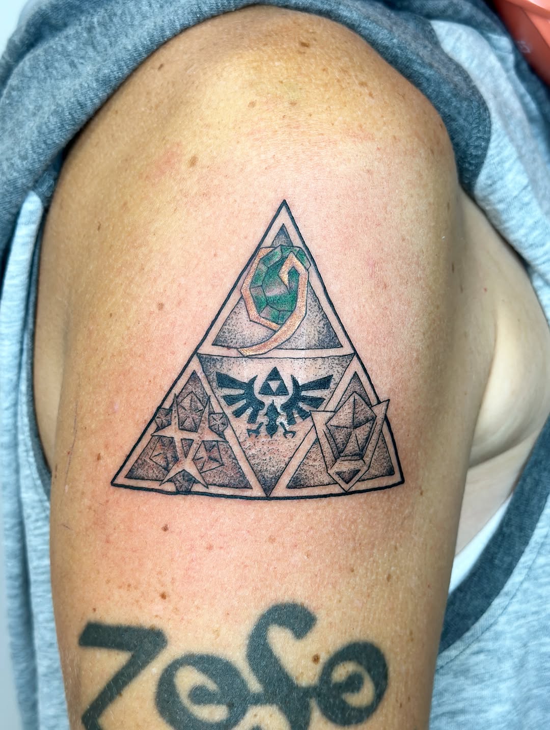 Tattoo by @gabymariatattoo — dotwork
