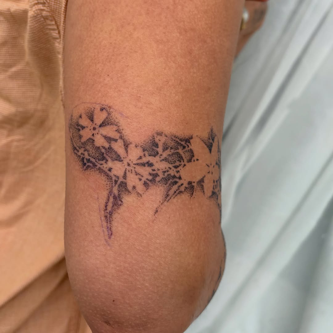 Tattoo by @sweet.n.l0w — dotwork, fine_line