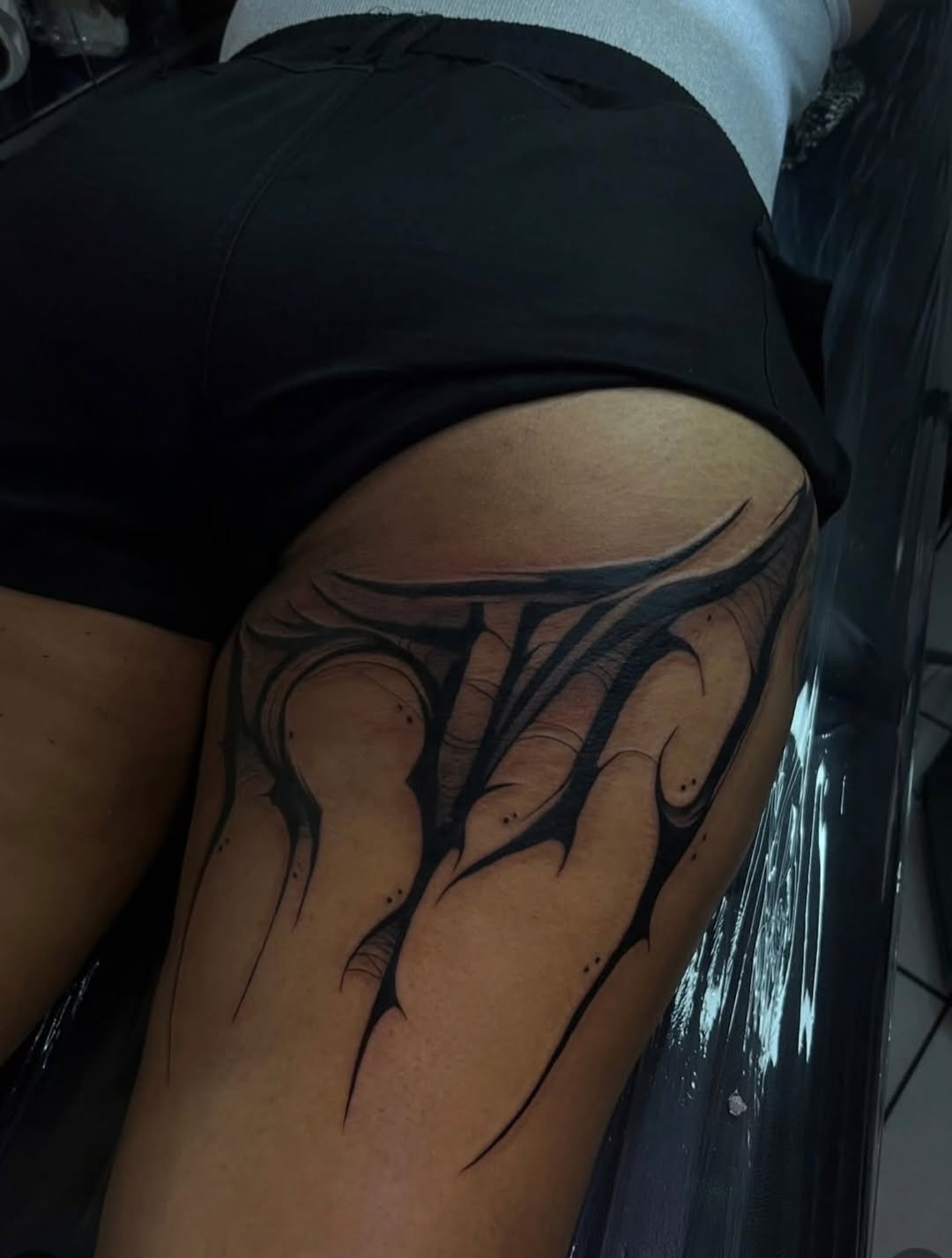 Tattoo by @ghostlytatz β blackwork