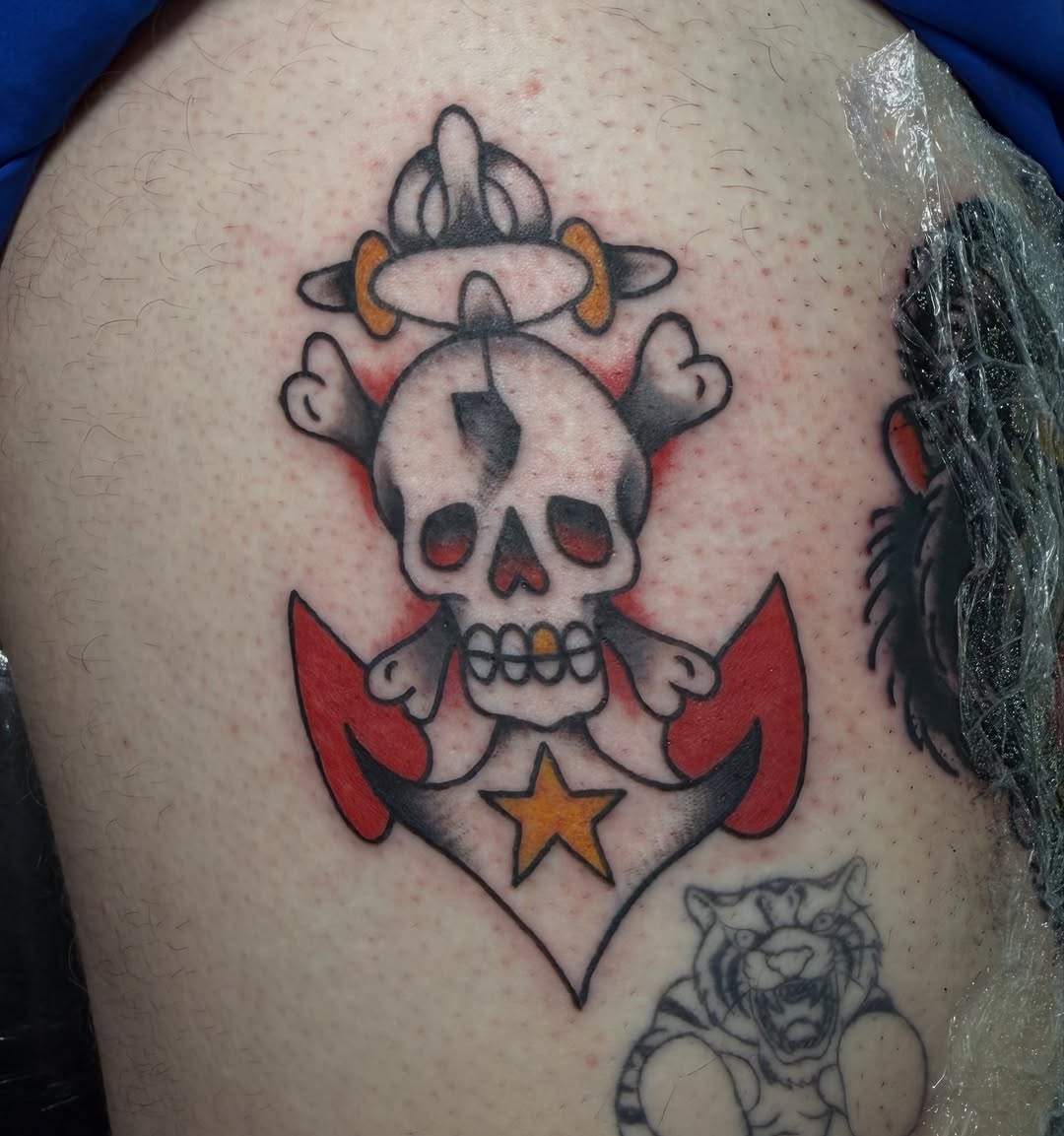 Tattoo by @kayzzentat2 — american_traditional, illustrative
