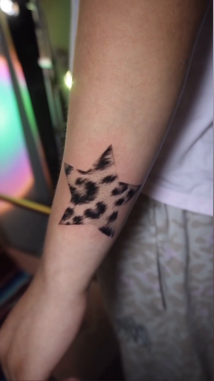 Tattoo by @reytatu โ blackwork
