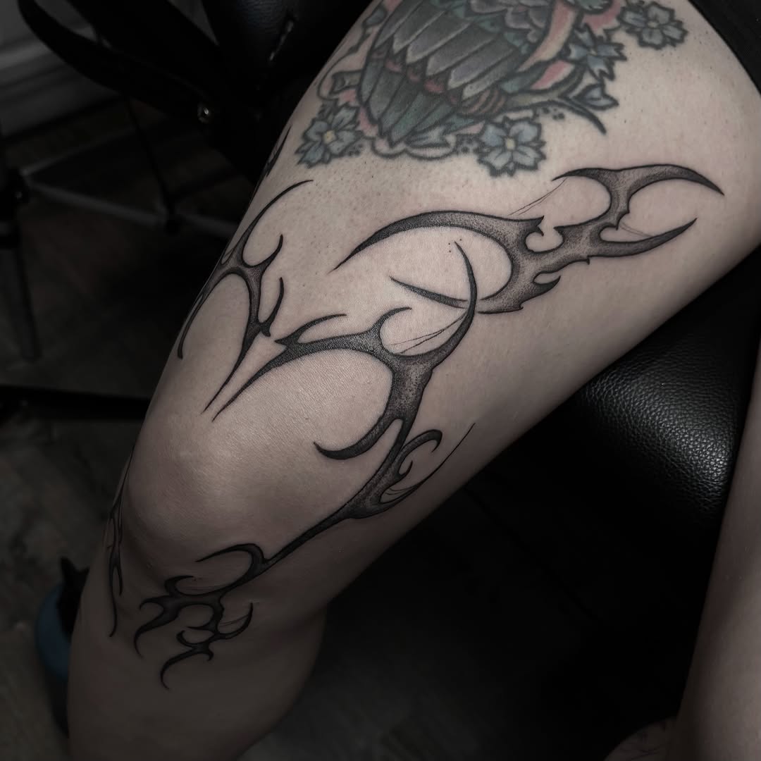 Tattoo by @venoctemtattoo β tribal