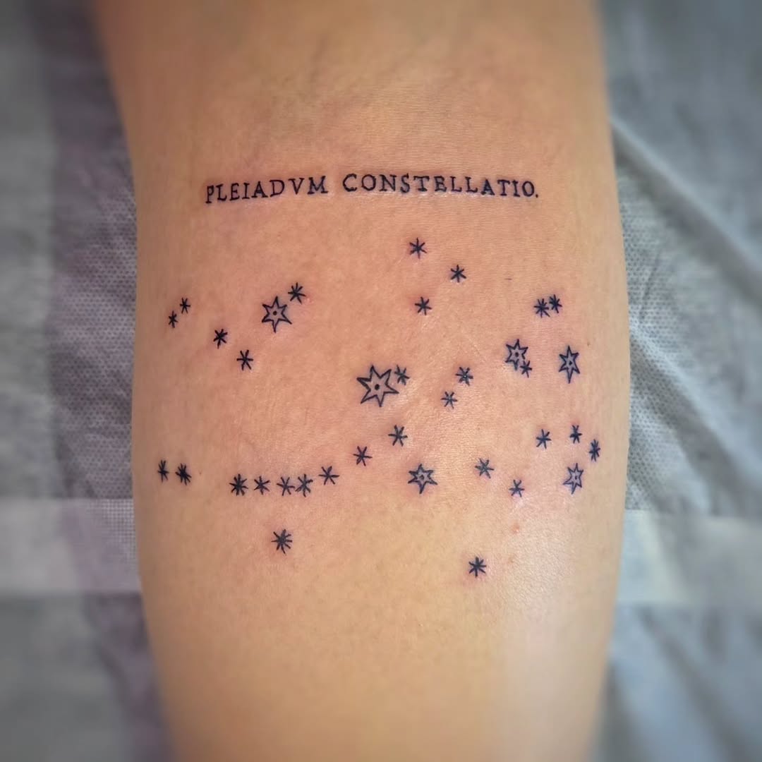 Tattoo by @vivalajamtatts — fine_line, minimalist
