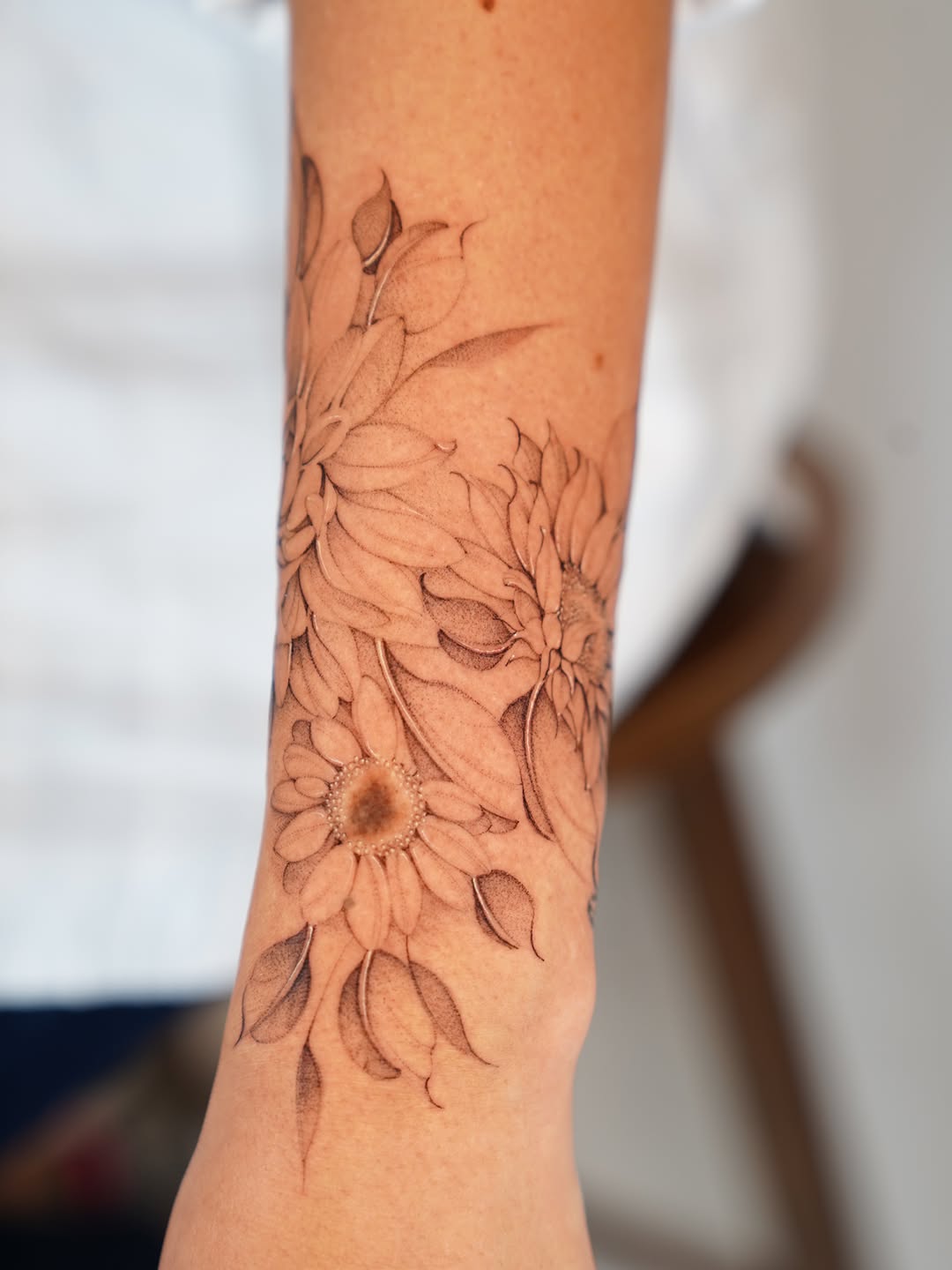 Tattoo by @belfernandezink โ fine_line, dotwork