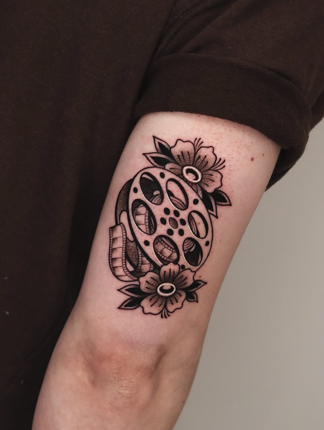Tattoo by @jeffreindeltattoos — american_traditional, illustrative