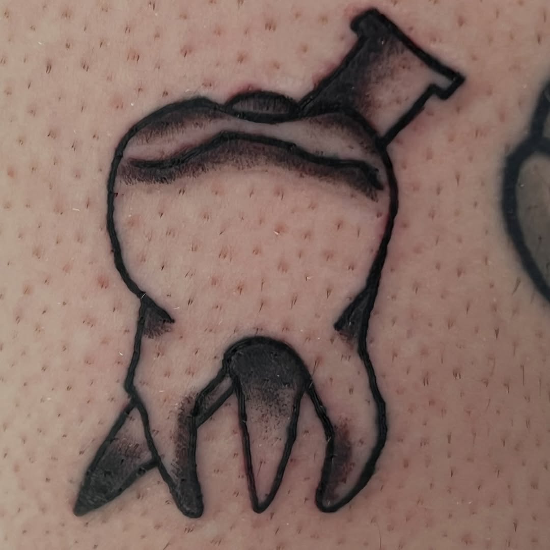 Tattoo by @cocoakiwis — black_and_grey