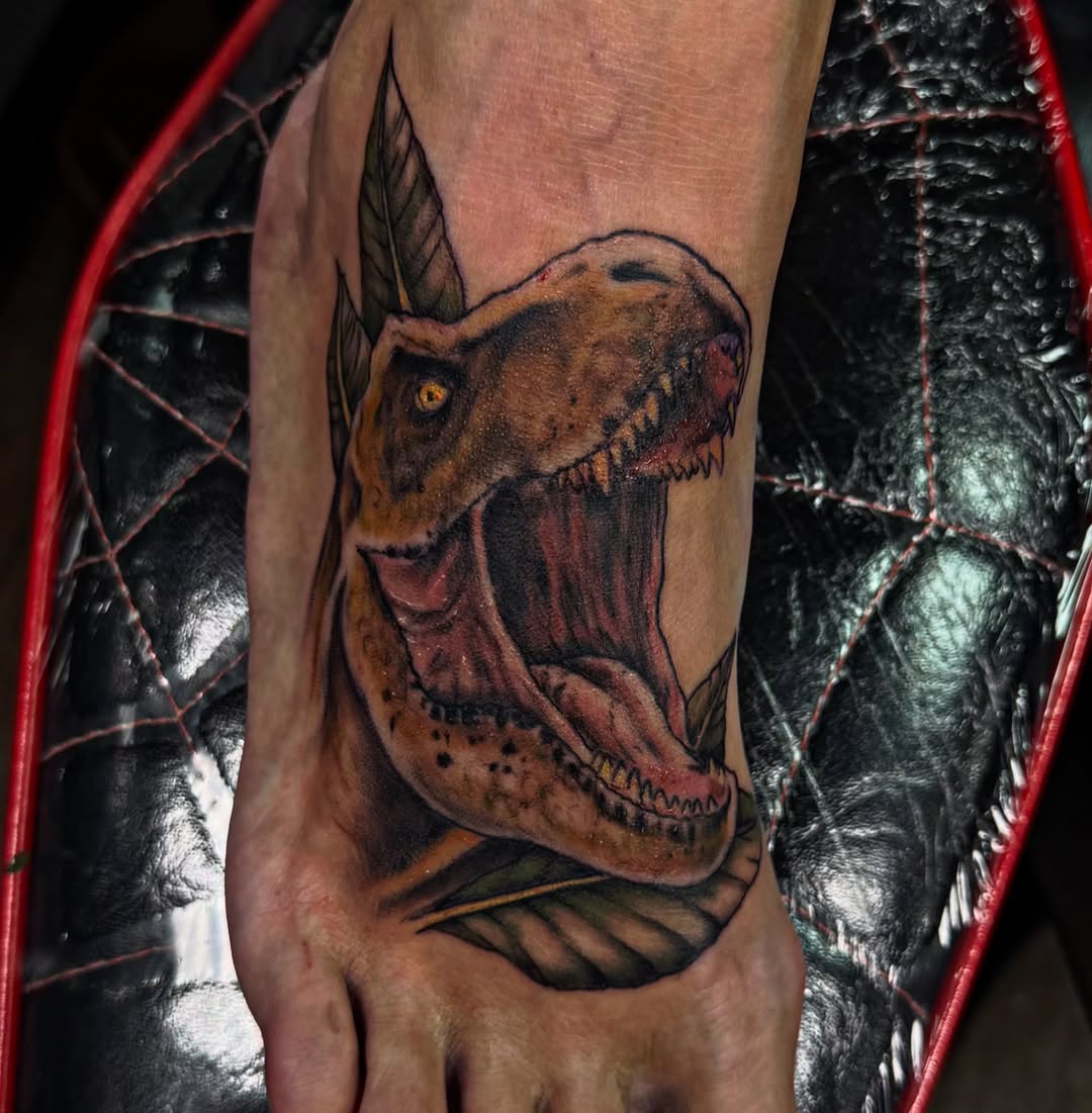 Tattoo by @jjkronauer โ realism