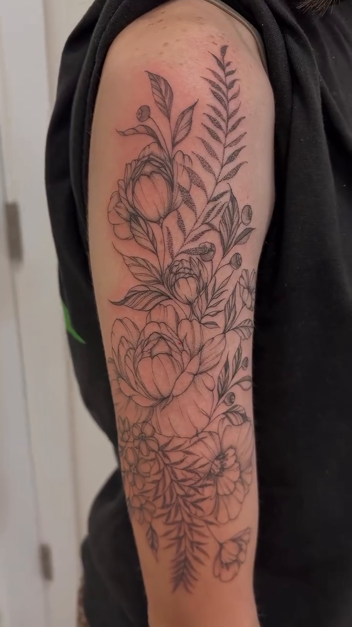Tattoo by @bladetobabe — illustrative, fine_line