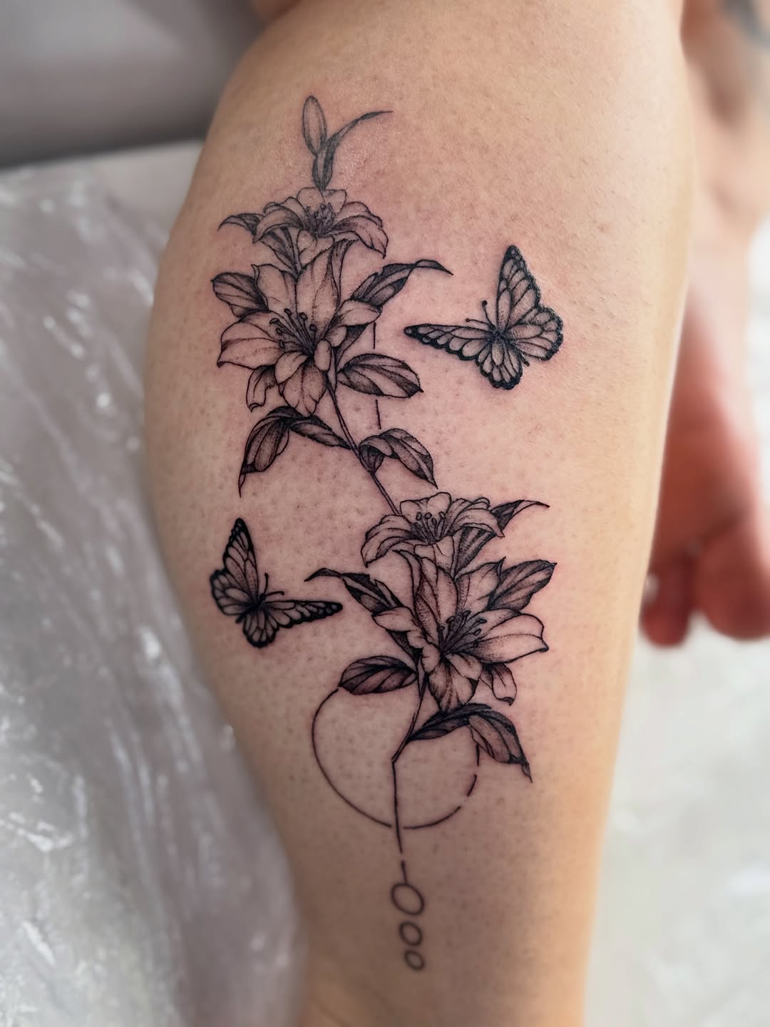 Tattoo by @artbyzotsenko โ fine_line