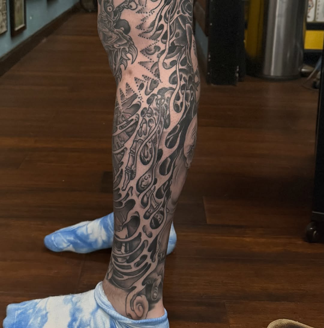 Tattoo by @andrewmammoth — black_and_grey, dark_realism