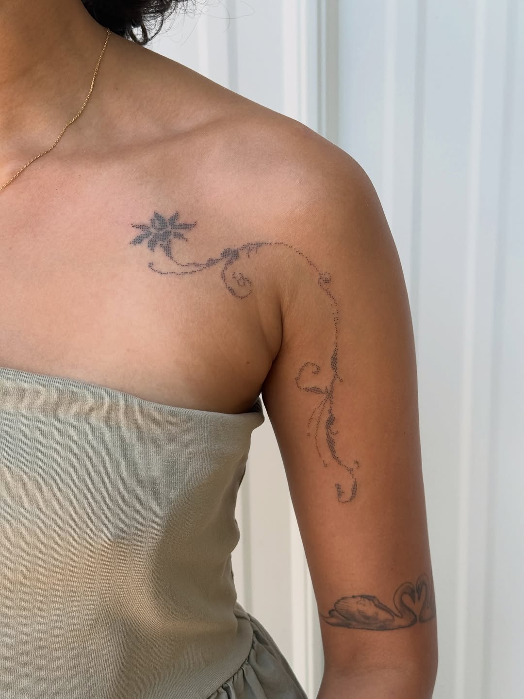 Tattoo by @springgreenes — dotwork