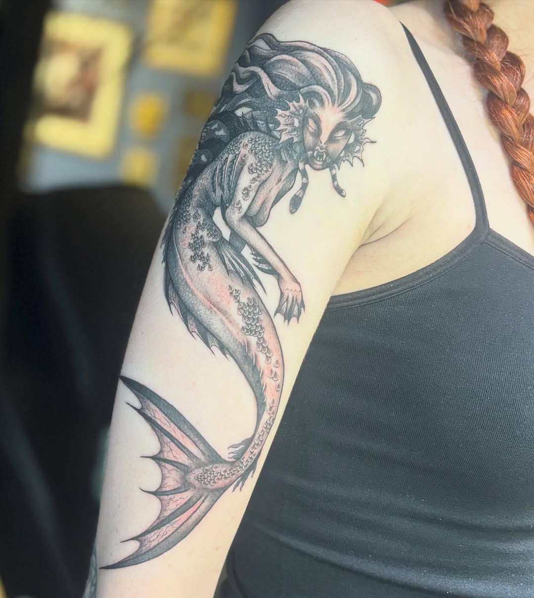 Tattoo by @_olive_tattoos_ — black_and_grey, illustrative