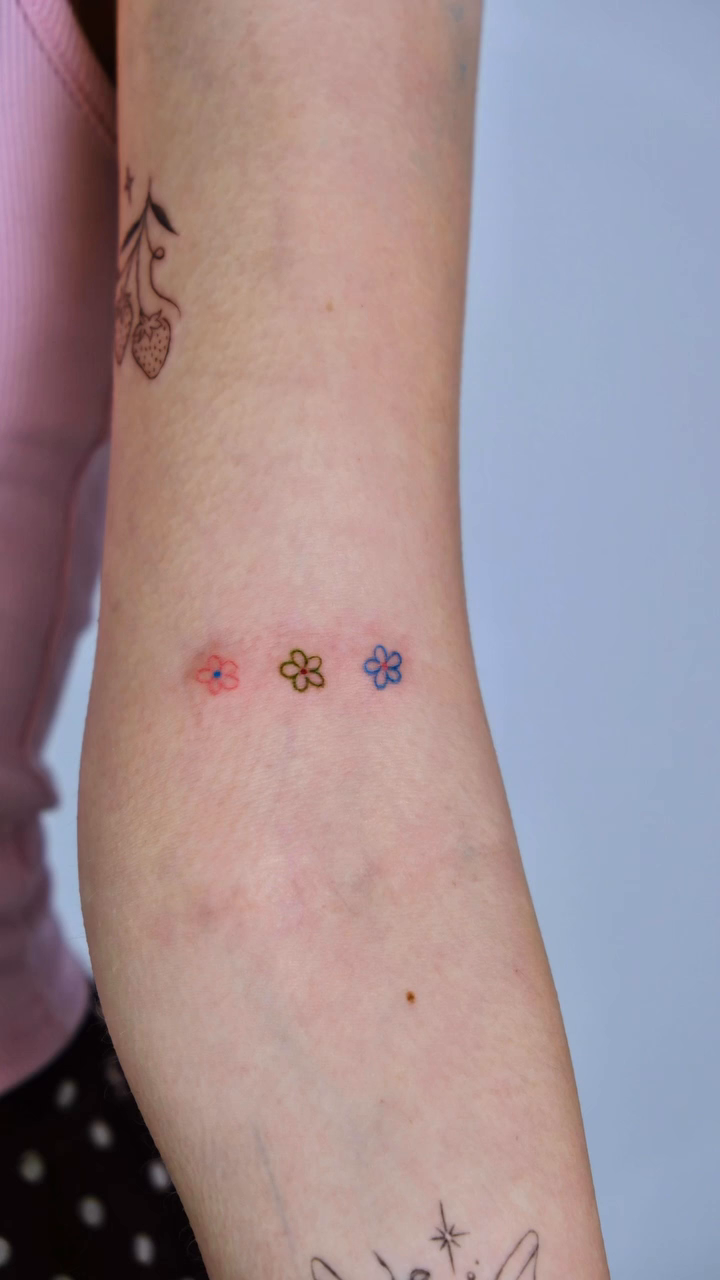 Tattoo by @fineline.misty — fine_line, minimalist