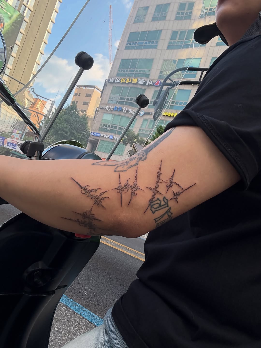 Tattoo by @diiv4n — fine_line, black_and_grey