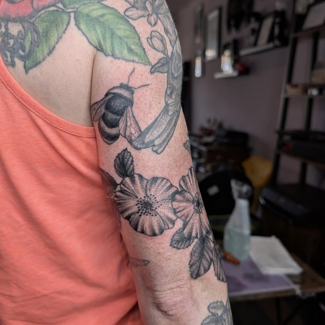 Tattoo by @mimtheyertattoos — black_and_grey, dotwork