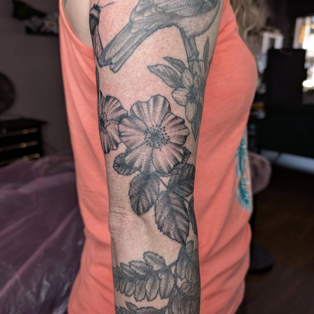 Tattoo by @mimtheyertattoos — black_and_grey, realism