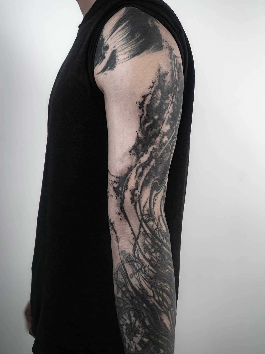 Tattoo by @9ti_________ — blackwork, trash_polka