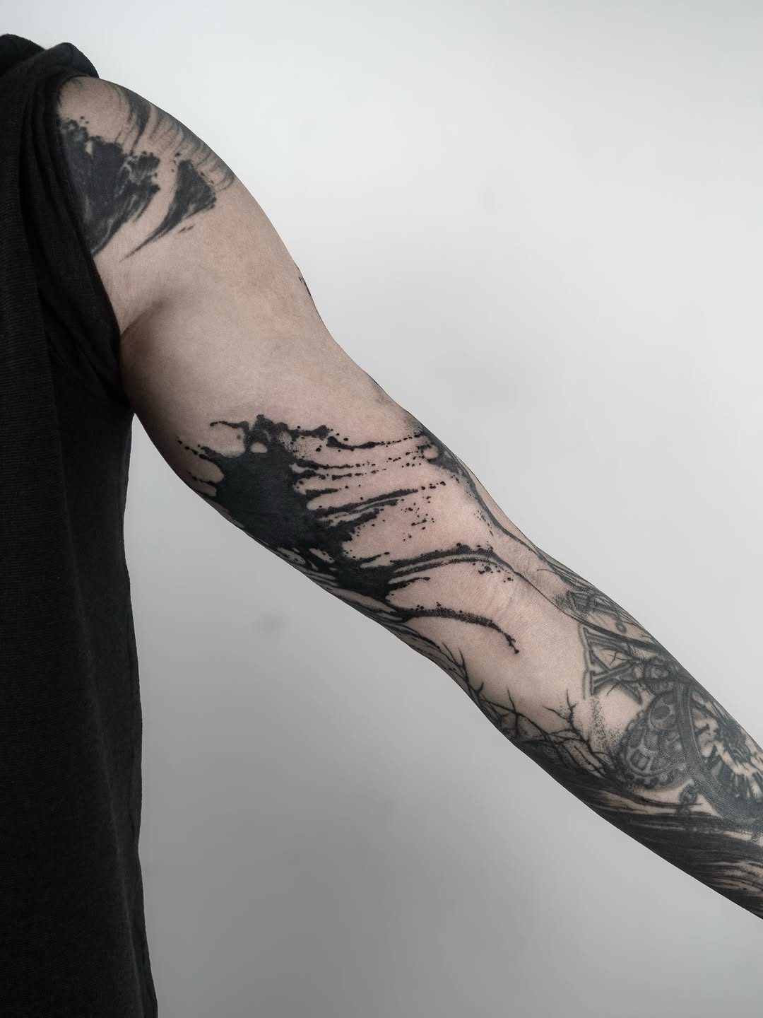 Tattoo by @9ti_________ — blackwork, trash_polka