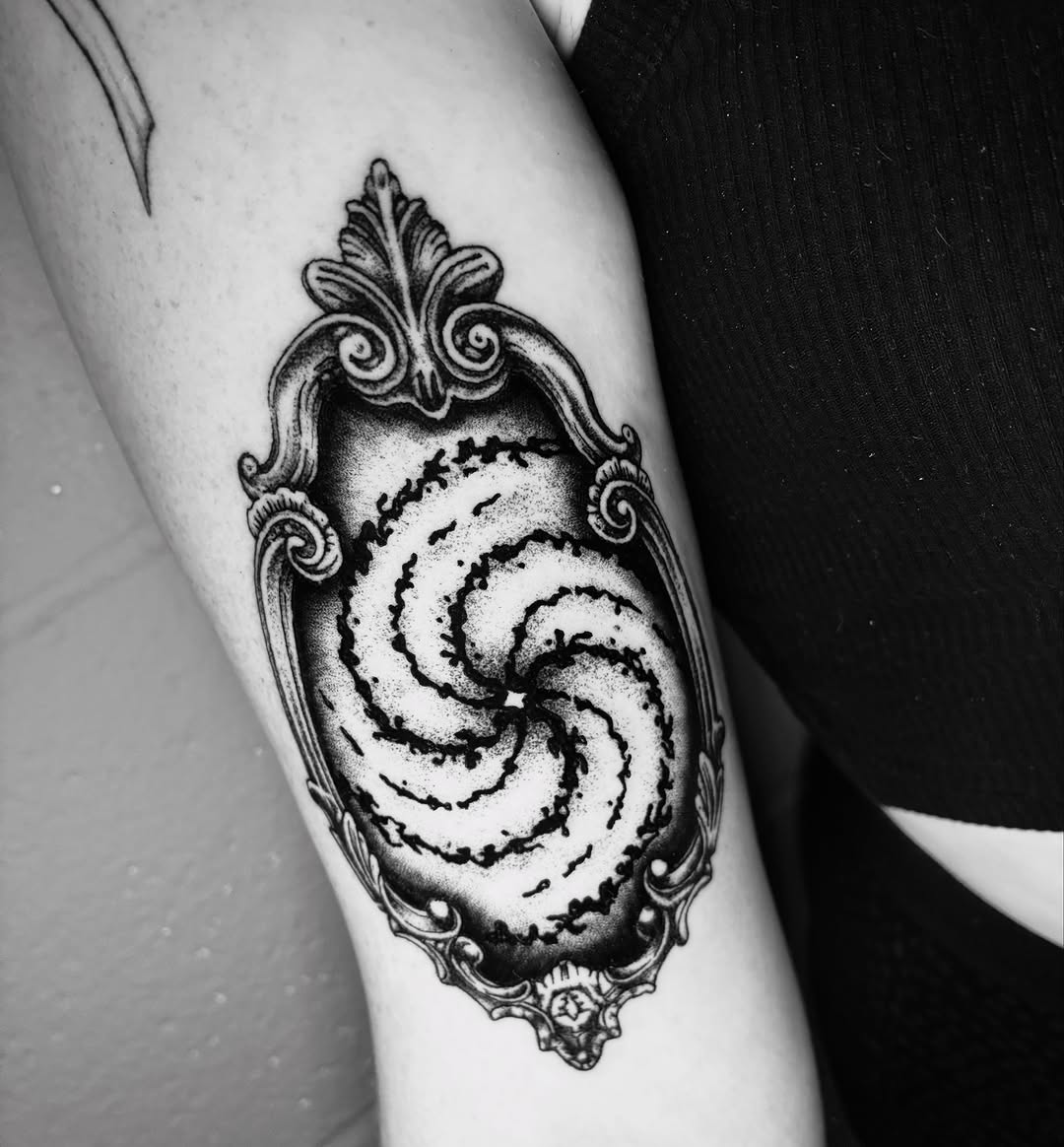 Tattoo by @_zaddy_taddy_ โ blackwork, illustrative
