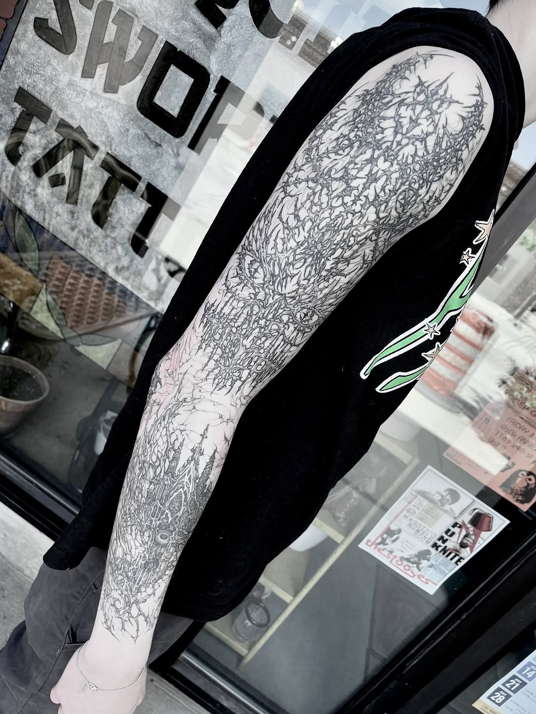 Tattoo by @__ungravity__ — blackwork
