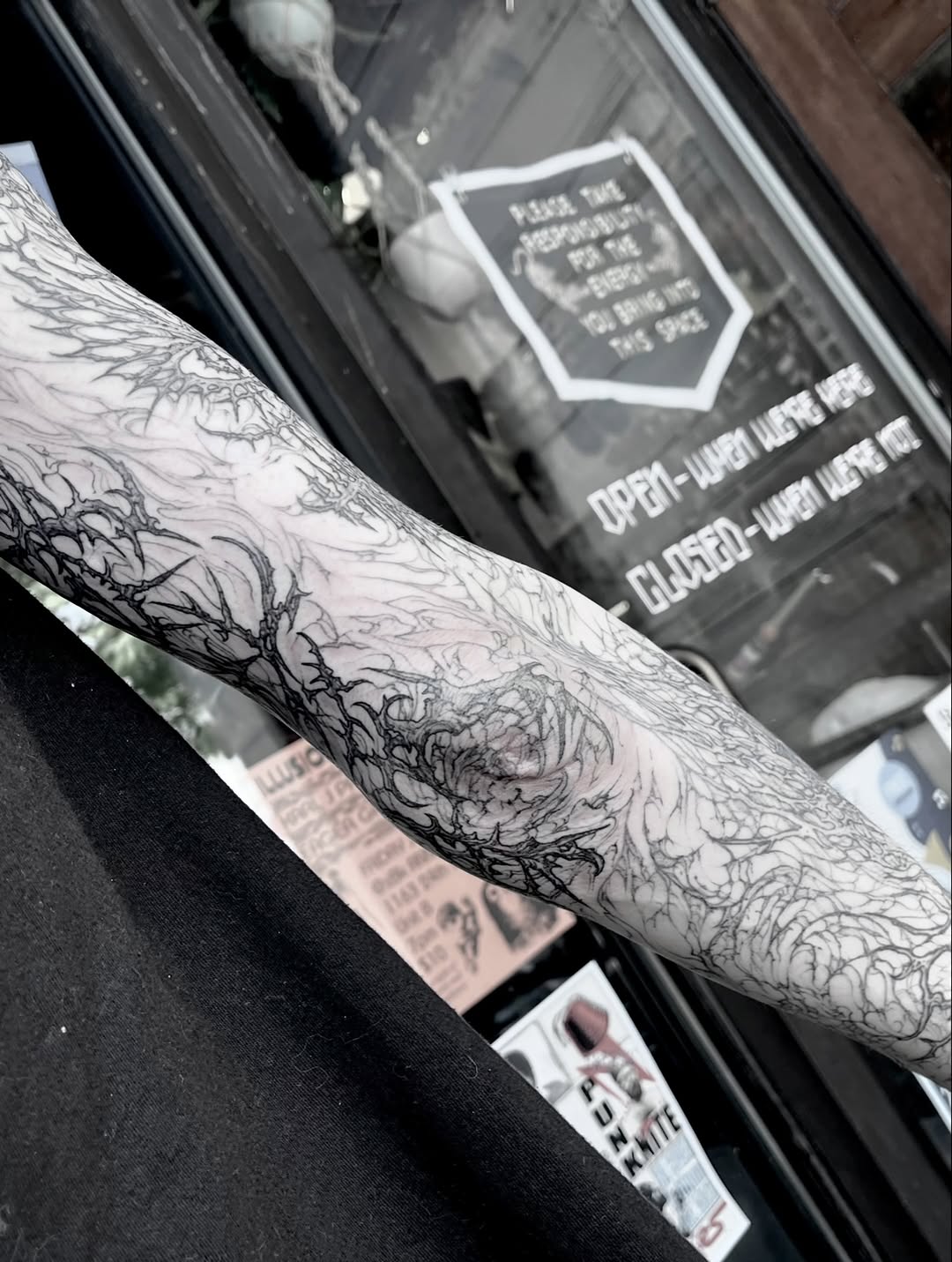 Tattoo by @__ungravity__ — blackwork