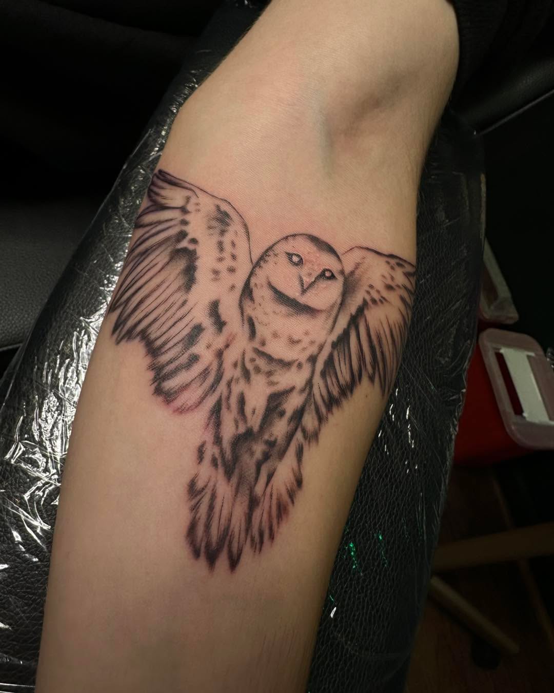 Tattoo by @sarahsmiletattoo โ black_and_grey, realism