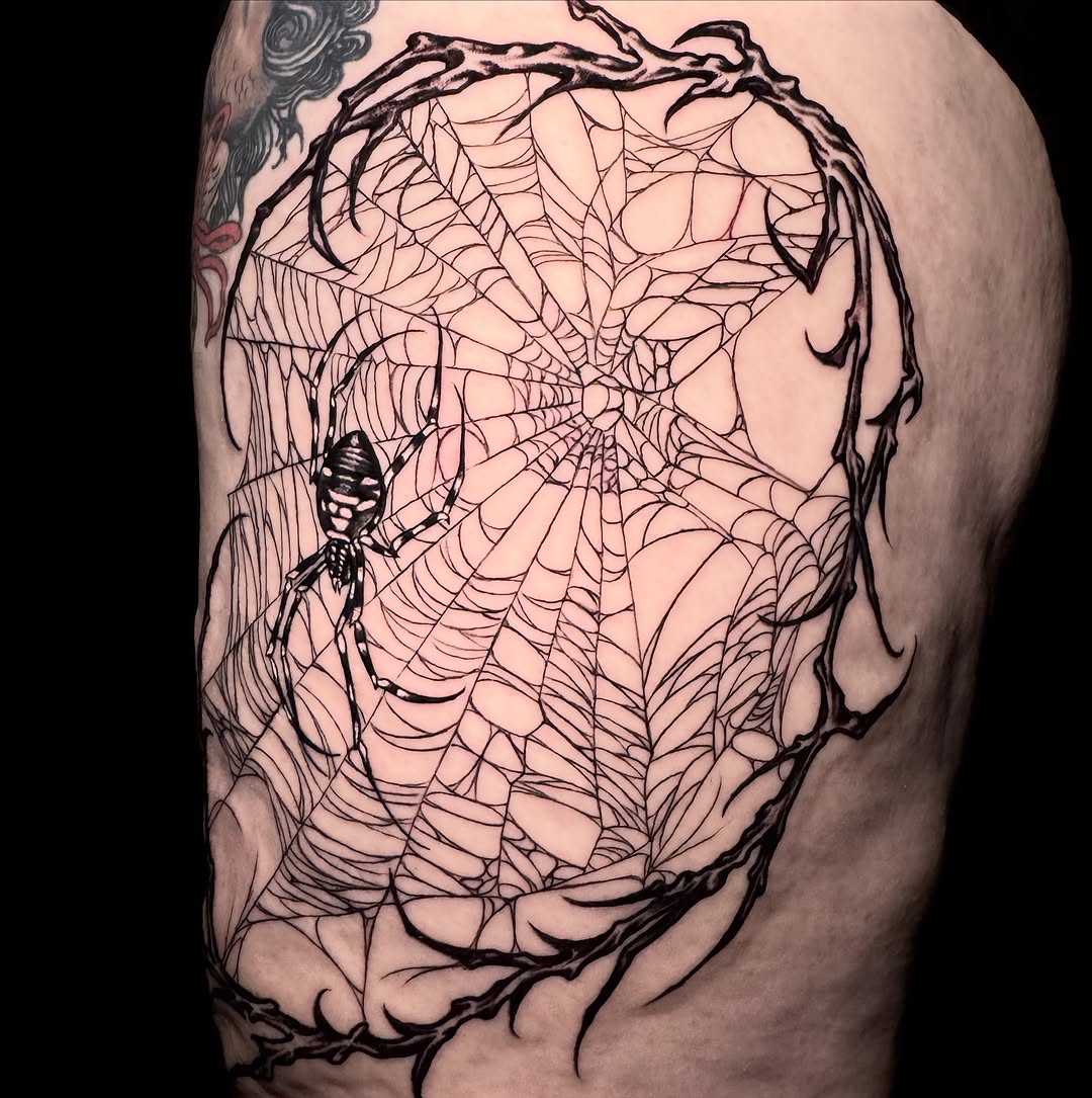 Tattoo by @amberbananafish — blackwork, illustrative