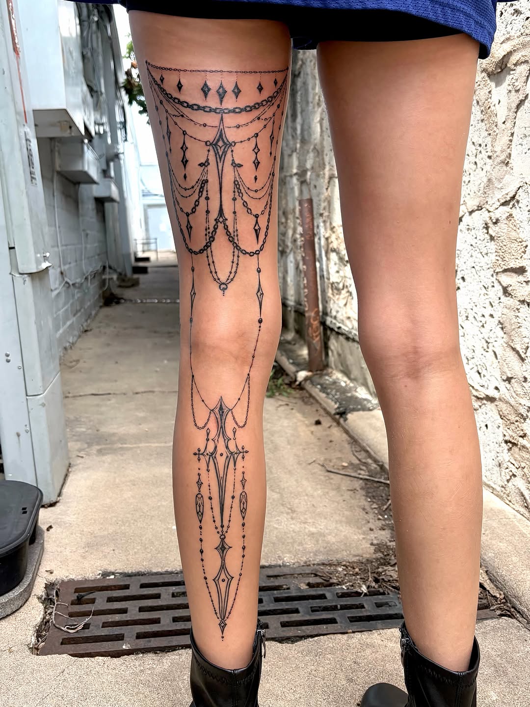 Tattoo by @kylahamin — fine_line, ornamental