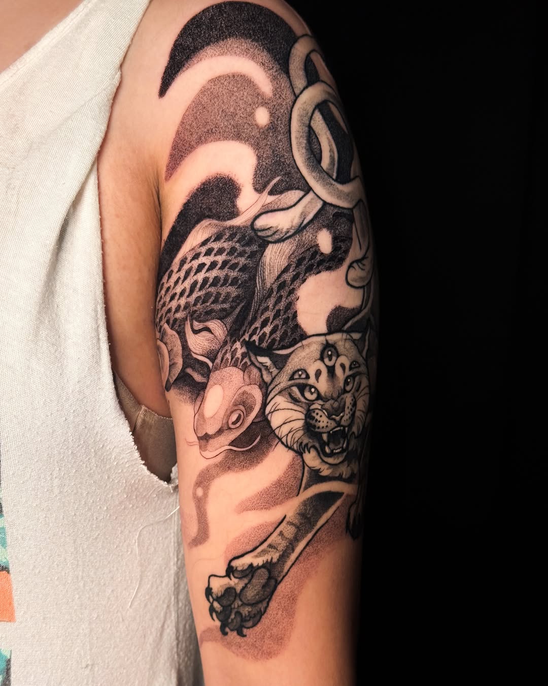Tattoo by @roseshrubs — black_and_grey