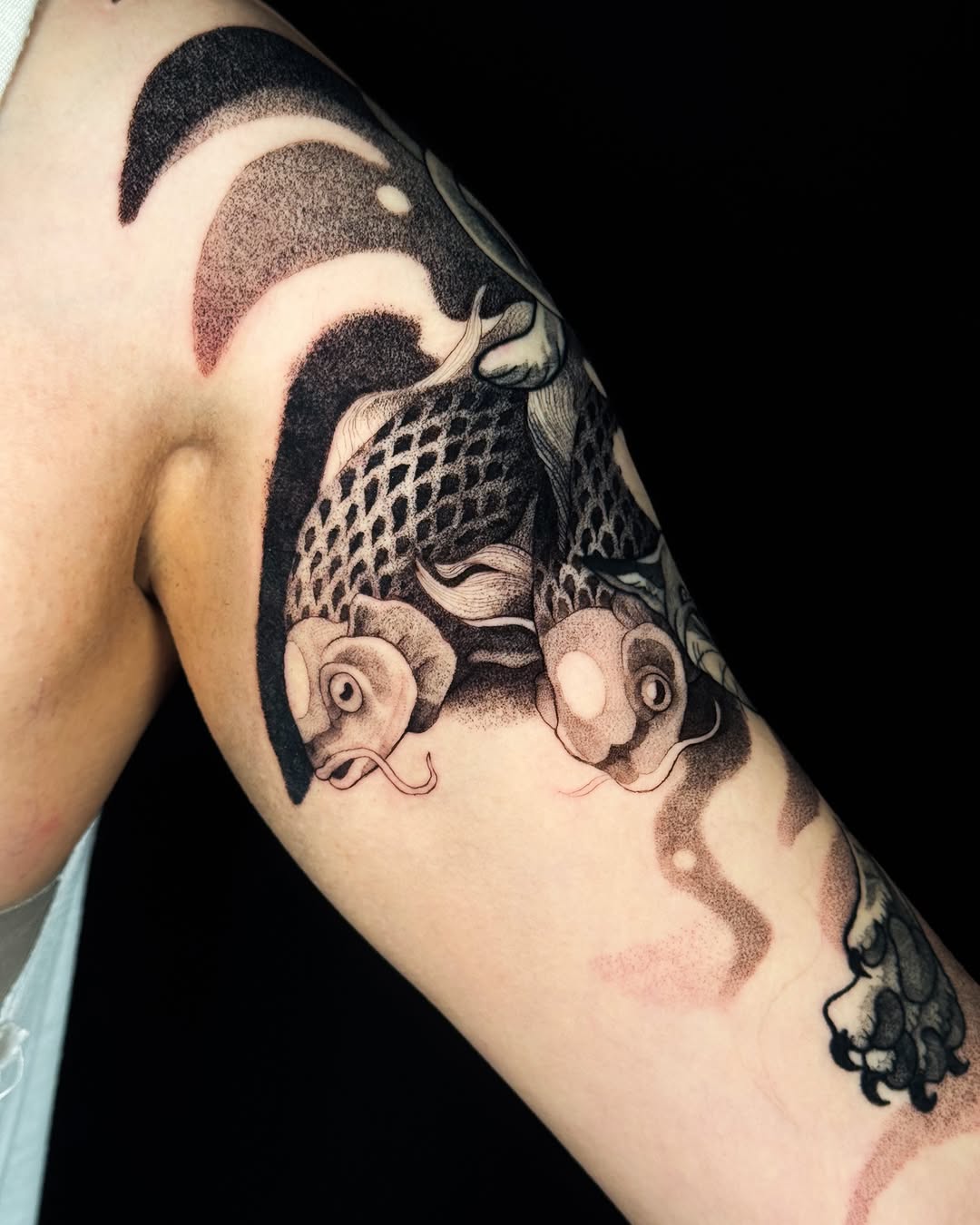 Tattoo by @roseshrubs — blackwork