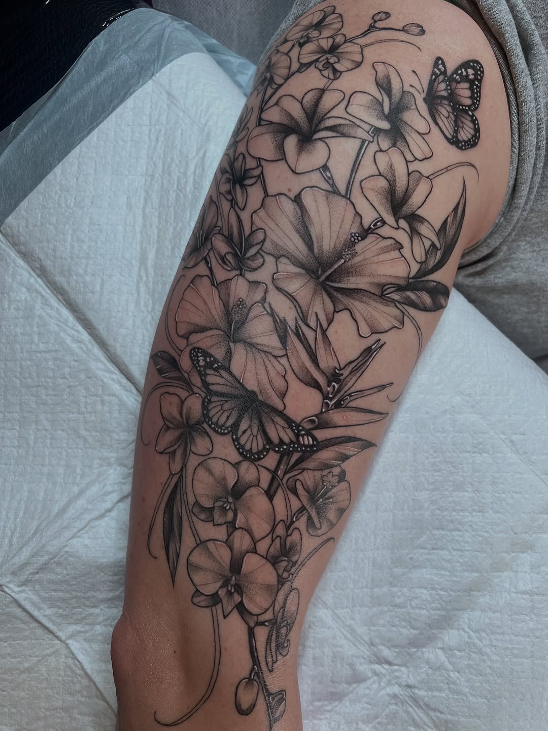 Tattoo by @kay.inkss — black_and_grey, illustrative