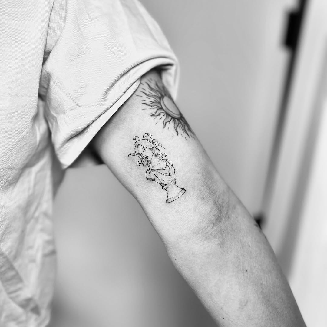 Tattoo by @littleinkliv โ fine_line