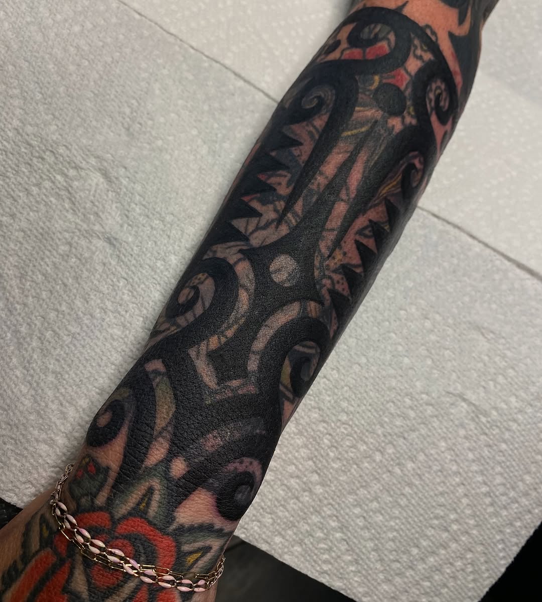 Tattoo by @linneapastel — blackwork, tribal