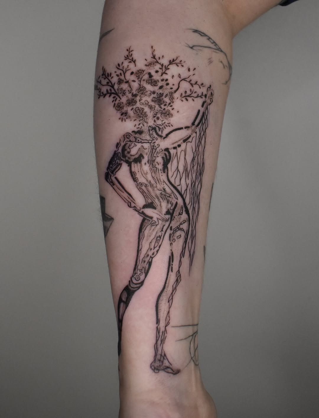 Tattoo by @serahsubmarine — blackwork