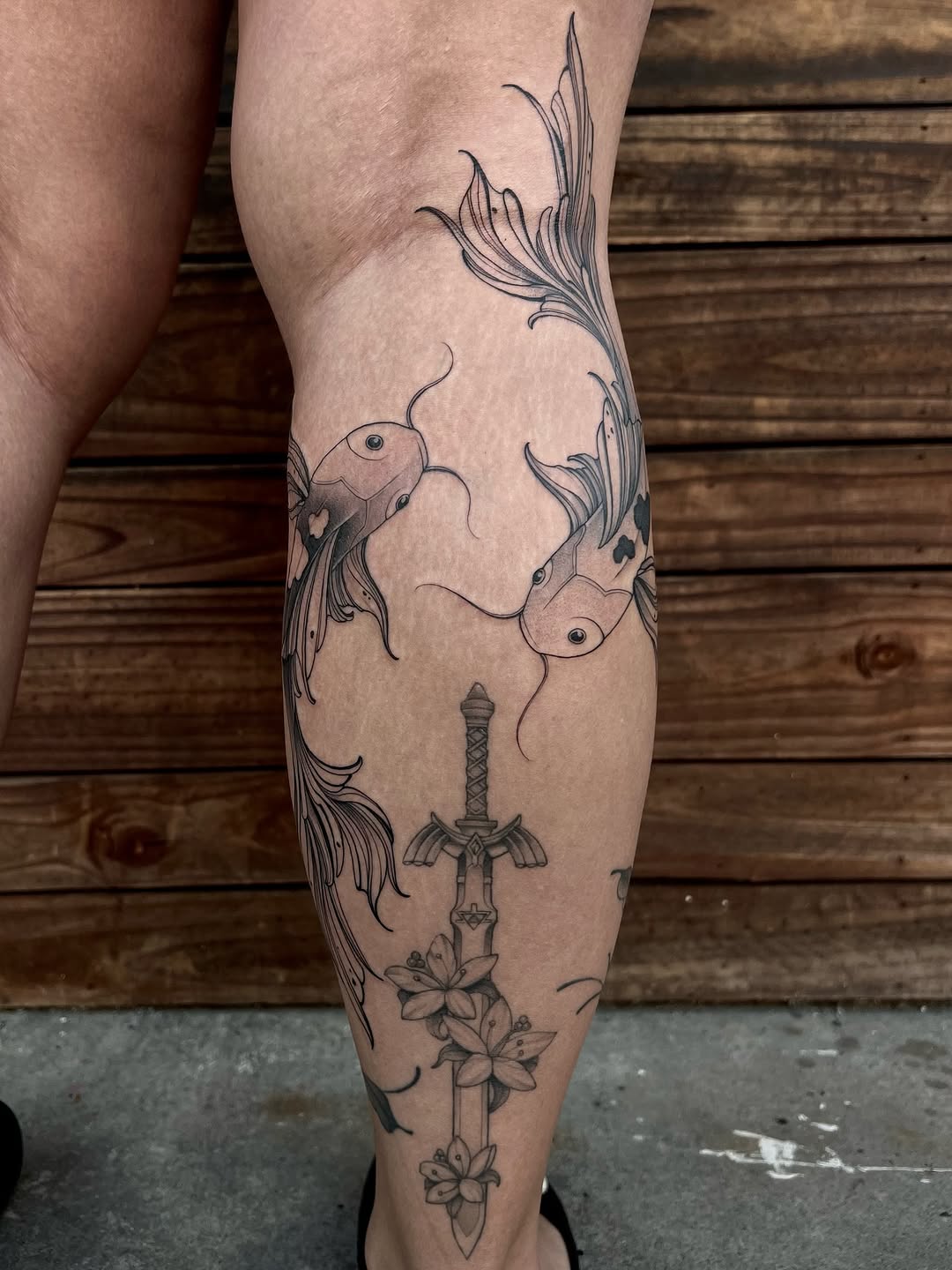 Tattoo by @tehnayatattoos β black_and_grey