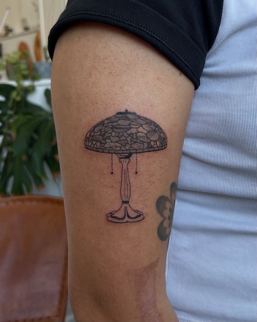 Tattoo by @lampladytattoos โ fine_line, black_and_grey