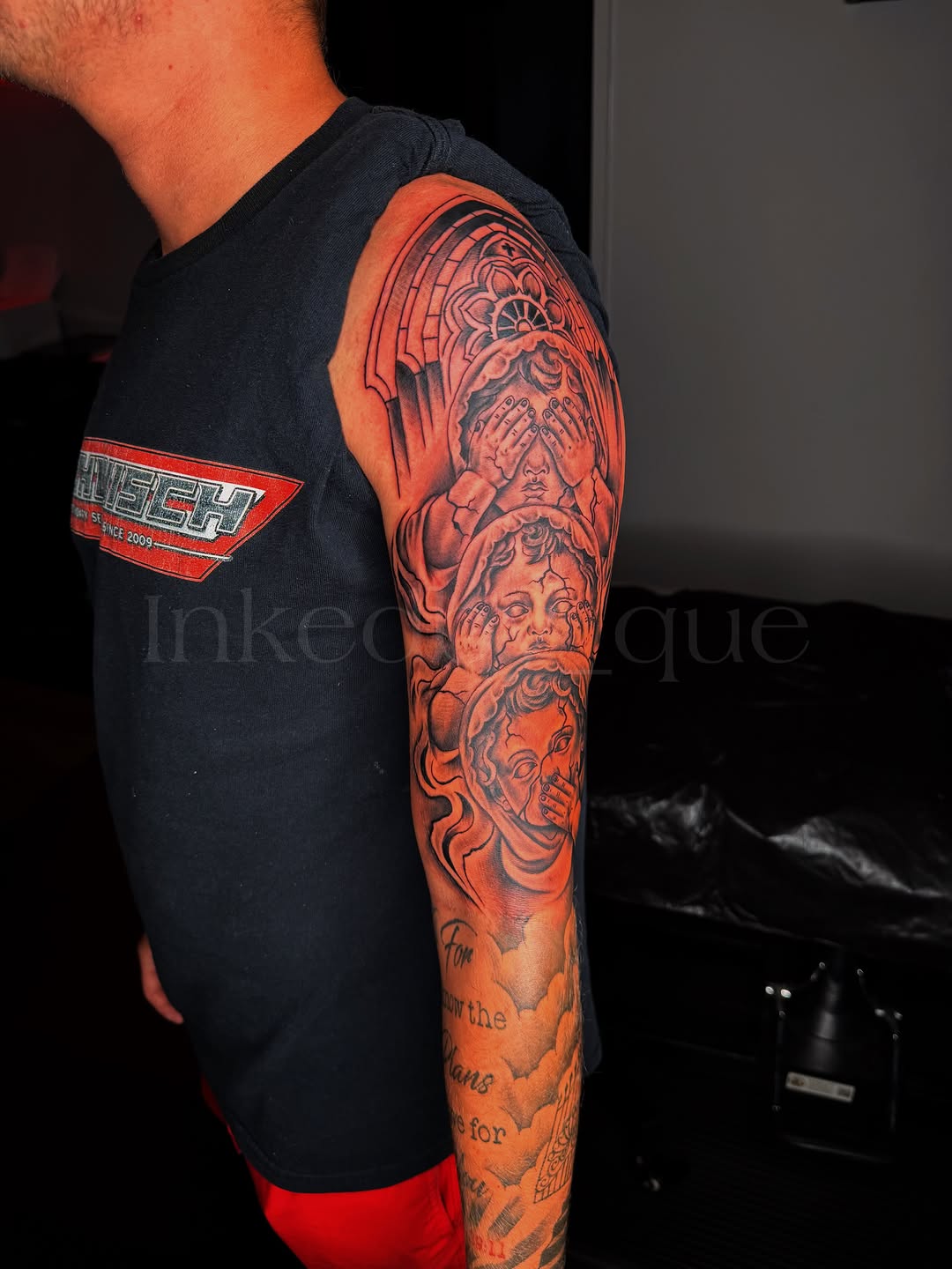 Tattoo by @inkedby_que — black_and_grey, realism