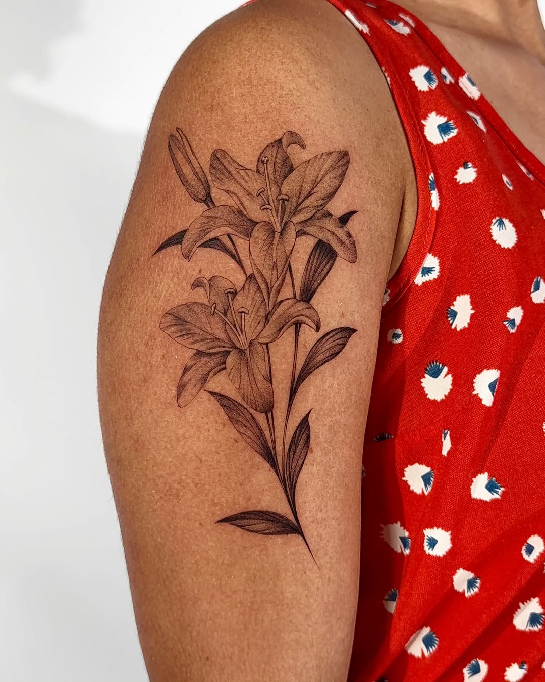 Tattoo by @tattoos.bydahlia โ black_and_grey, realism