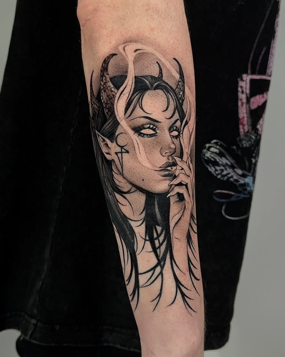 Tattoo by @tattoos.bydahlia โ black_and_grey