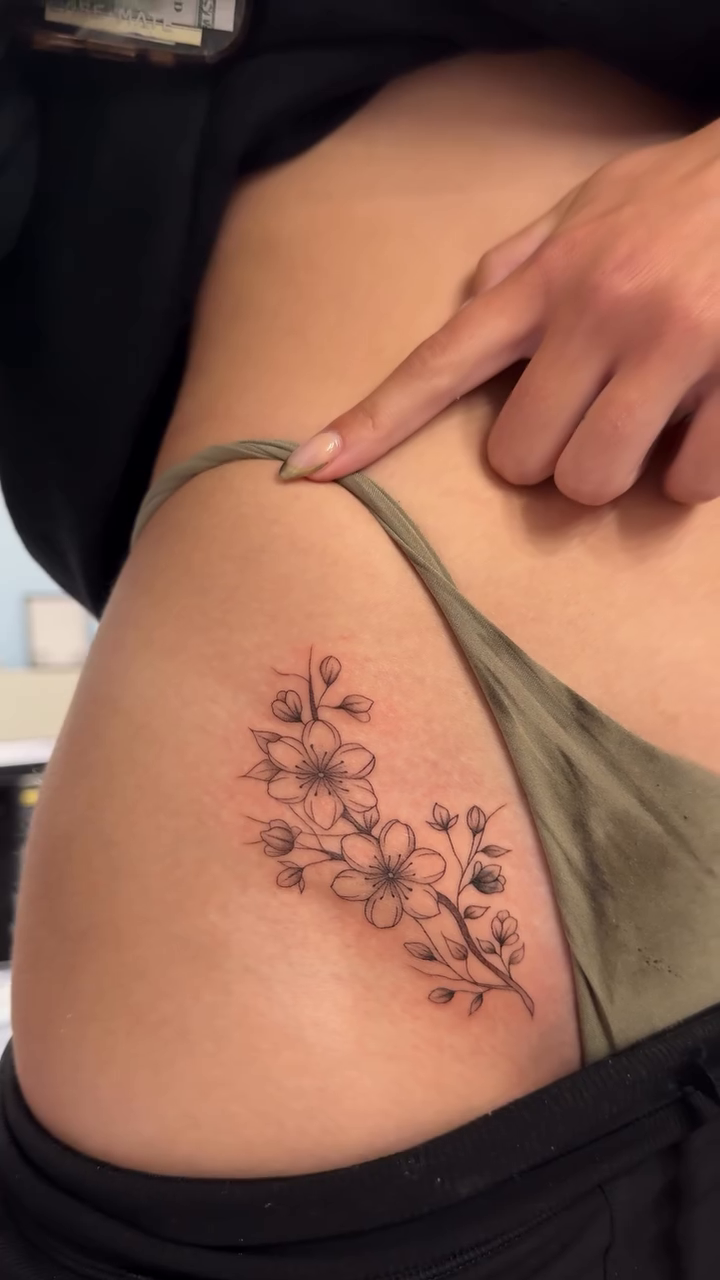 Tattoo by @heynicetatt โ fine_line, illustrative