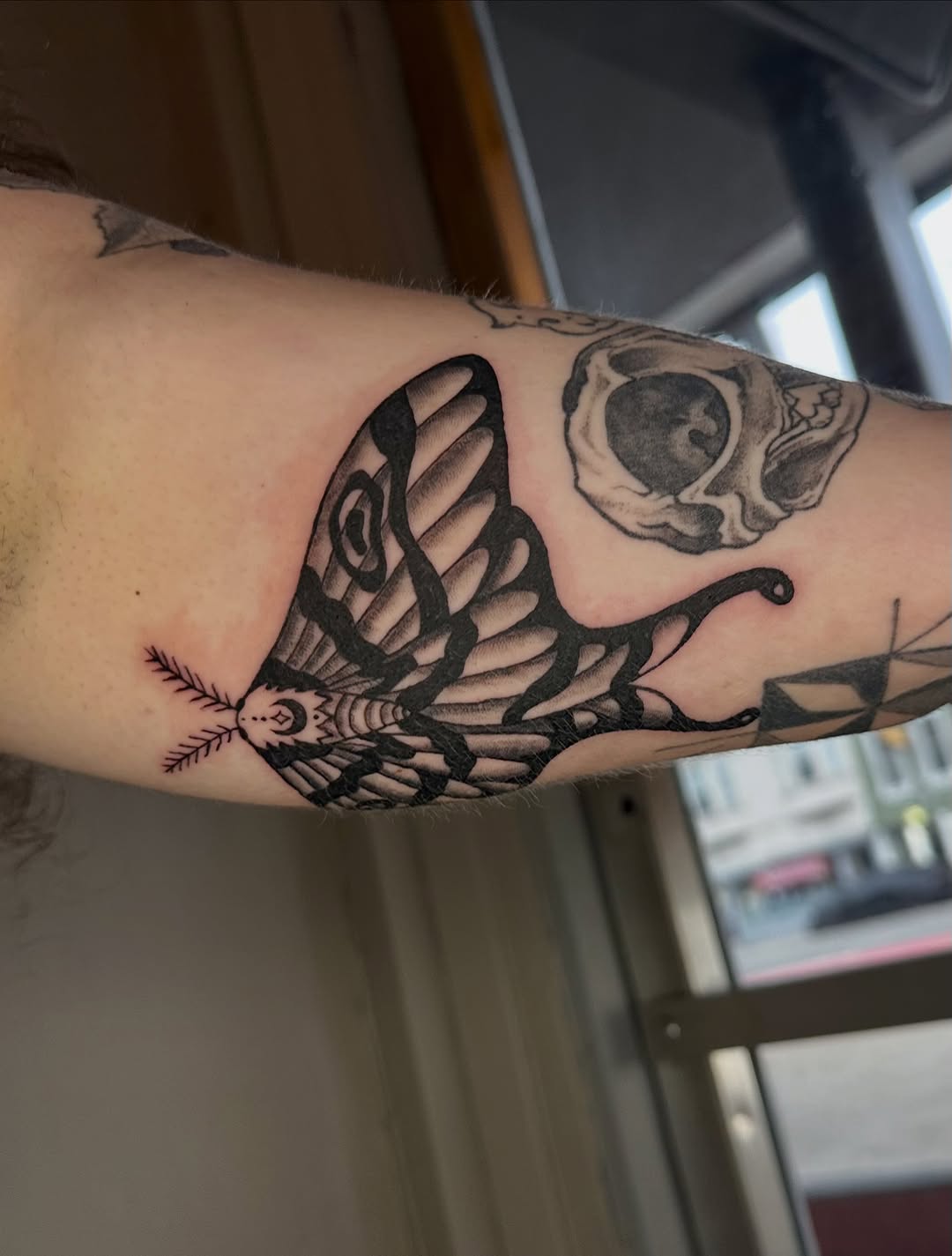 Tattoo by @jadelintattoos — blackwork