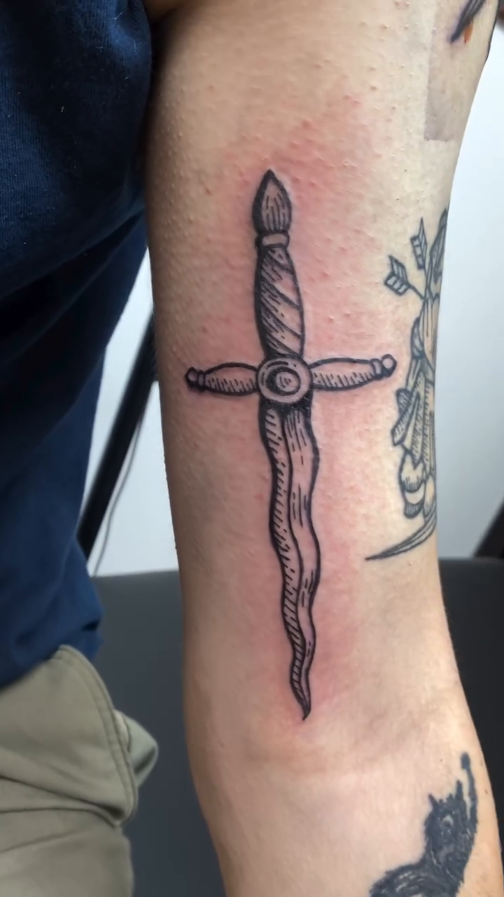 Tattoo by @lauratheartwitch — black_and_grey