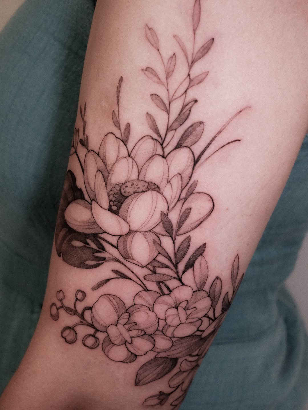 Tattoo by @zozutattoo β fine_line, black_and_grey