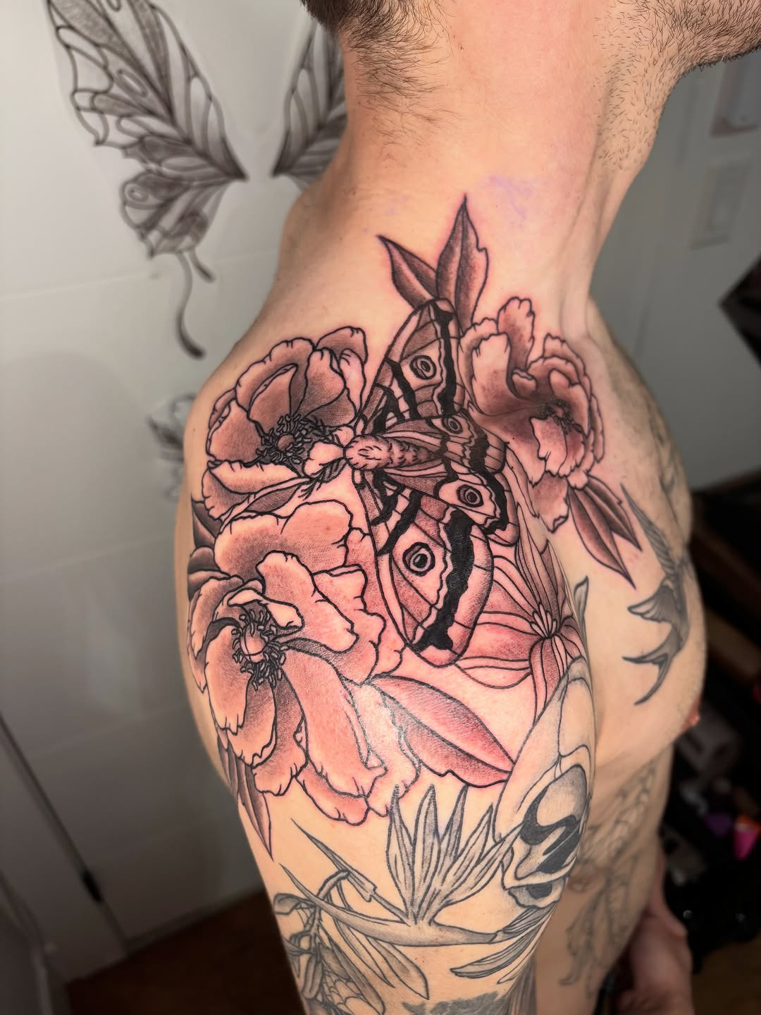 Tattoo by @julieobrientattoo — black_and_grey, realism
