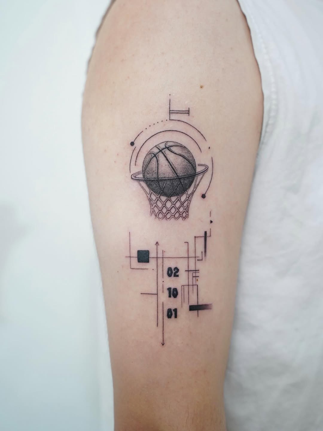 Tattoo by @tomatooo_tatt — geometric