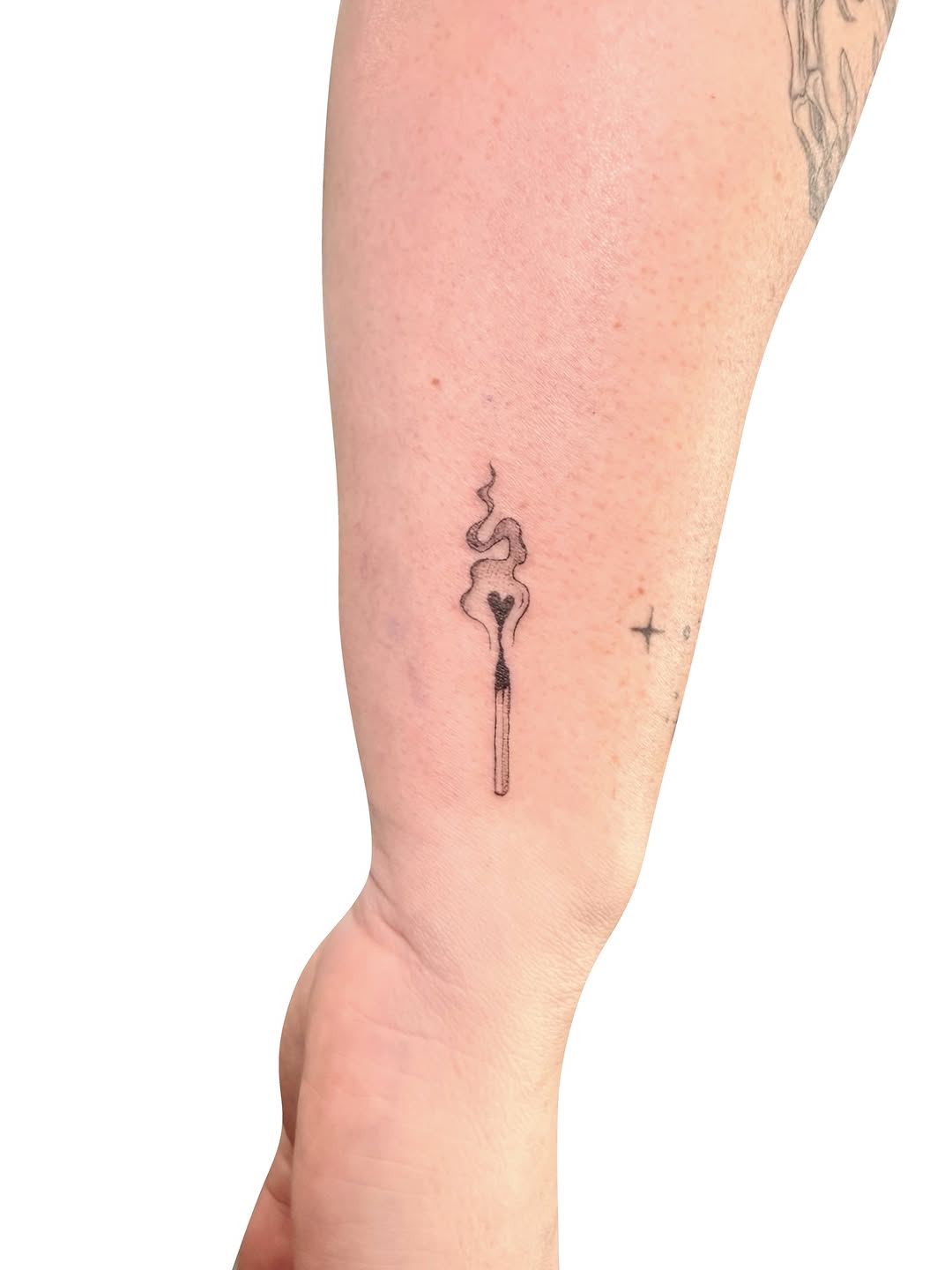 Tattoo by @fionnatattoo β fine_line, minimalist